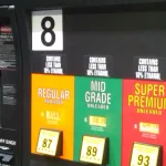 Gasoline prices continue to fall in Illinois