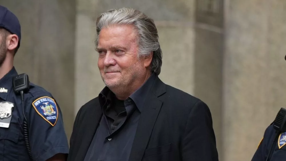 Steve Bannon^ former adviser to Donald Trump^ center^ during a press conference outside of Manhattan State Supreme Court NEW YORK^ NYUSA - September 8^ 2022