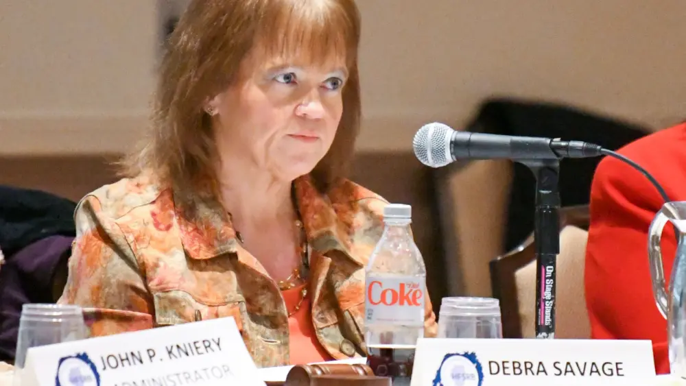 dlwhxm25j5d5xmu2raquom2are