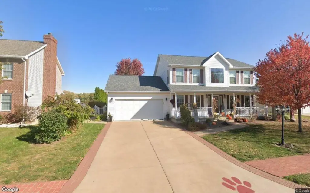 A single-family home in Peru that sold for $700,000 tops the list of the most expensive residential real estate sales in La Salle County in the past week.In total, 22 residential real estate sales were recorded in the county over the past week, with an average price of $206,636. The average price per square foot was $140.The prices in the list below include real estate sales where the title was recorded during the week of Feb. 16 even if the property sold earlier.1. $700,000, single-family home at 104 North 20th Road A 2,240-square-foot single-family residence at 104 North 20th Road in Peru has been sold. The total purchase price was $700,000, $313 per square foot. The home was built in 1995. The deal was closed on Feb. 4.2. $387,000, single-family home at 368 Holiday Drive The single-family residence at 368 Holiday Drive in Somonauk has new owners. The price was $387,000. The house was built in 1968 and has a living area of 1,116 square feet. The price per square foot ended up at $347. The transaction was completed on Feb. 5.3. $320,000, single-family home at 3125 Carrie Street A 1,563-square-foot single-family residence at 3125 Carrie Street in Peru has been sold. The total purchase price was $320,000, $205 per square foot. The house was built in 1995. The deal was finalized on Feb. 4.4. $320,000, single-family home at 4 Memory Lane A sale has been finalized for the single-family residence at 4 Memory Lane in Streator. The price was $320,000. The house was built in 2002 and the living area totals 1,898 square feet. The price per square foot ended up at $169. The deal was finalized on Feb. 2.5. $315,000, single-family home at 2804 Turnberry Drive The sale of the single-family residence at 2804 Turnberry Drive in Ottawa has been finalized. The price was $315,000. The home was built in 2005 and has a living area of 2,068 square feet. The price per square foot ended up at $152. The transaction was completed on Feb. 3.6. $270,000, single-family home at 210 West Hall Street The sale of the single-family residence at 210 West Hall Street in Leland has been finalized. The price was $270,000. The house was built in 1870 and has a living area of 1,884 square feet. The price per square foot ended up at $143. The deal was closed on Jan. 30.7. $252,000, single-family home at 2712 North 3853rd Road The single-family residence at 2712 North 3853rd Road in Sheridan has new owners. The price was $252,000. The home was built in 1996 and has a living area of 1,324 square feet. The price per square foot ended up at $190. The transaction was completed on Jan. 30.8. $251,000, single-family home at 504 Elizabeth Street A sale has been finalized for the single-family residence at 504 Elizabeth Street in Streator. The price was $251,000. The house was built in 1987 and the living area totals 1,404 square feet. The price per square foot ended up at $179. The deal was closed on Feb. 2.9. $250,000, single-family home at 1011 Parks Lane A 1,508-square-foot single-family residence at 1011 Parks Lane in Ottawa has been sold. The total purchase price was $250,000, $166 per square foot. The home was built in 1965. The deal was finalized on Feb. 3.10. $230,000, single-family home at 405 West Bluff Street A 2,070-square-foot single-family residence at 405 West Bluff Street in Streator has been sold. The total purchase price was $230,000, $111 per square foot. The house was built in 1944. The deal was closed on Feb. 2.