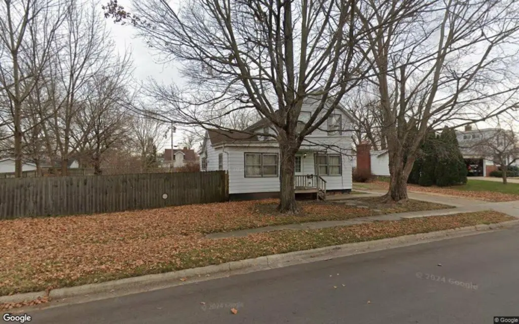 The single-family house located at 215 North Randolph Street in Princeton was sold on Feb. 19. The purchase price was $141,000.The property sits on a 0.4-acre lot.Other homes in Princeton have recently been purchased nearby:· A single-family home at 324 North 1st Street, sold in July 2025, for $145,000.· In February 2025, a single-family residence at 16 North 1st Street sold for $117,000.· At 205 North Central Avenue, in January 2025, a single-family house was sold for $155,000.