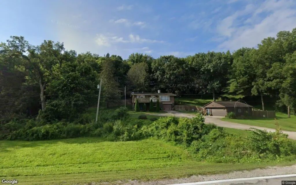 Prospective homebuyers considering the real estate market had a range of options in various neighborhoods throughout the region in the past week. In this article, we outline recent property sales in La Salle County, all of which featured properties at the price point of $200,000 or under.Below, we provide an overview of the top five properties in each area, chosen for their proximity to the desired price range and the largest living spaces.Please note that the properties in the list below are for real estate sales where the title was recorded during the week of March 2, even if the property may have been sold earlier.1. $195,000At $195,000 ($115 per square foot), the single-family residence located at 164 North 2551st Road, Peru, offered another opportunity below the targeted price range when it changed hands in February. This property, built in 1978, provides 1,696 square feet of living space, and sits on a 0.8-acre lot. The deal was finalized on Feb. 19.2. $185,500Situated at 1000 West Superior Street, Ottawa, this single-family residence, was sold in February for a price of $185,500, translating to $104 per square foot. The property, constructed in 1926, offers a living area of 1,782 square feet and sits on a 14,810-square-foot lot. The deal was closed on Feb. 13.3. $167,000For a price tag of $167,000 ($83 per square foot), the single-family residence, built in 1900 and located at 436 North Columbia Avenue, Oglesby, changed hands in February. The house spans 2,020 square feet of living area. The property comprises a 9,148-square-foot lot. The transaction was completed on Feb. 17.4. $152,000Priced at $152,000 (equivalent to $184 per square foot), this single-family residence, constructed in 1880 and situated at 446 Chicago Street, Marseilles, was sold in February. The home spans 824 square feet of living area. The property comprises a 5,227-square-foot lot. The deal was finalized on Feb. 19.5. $135,500In February, a single-family residence located at 1420 Sioux Drive, Ottawa, changed ownership. The property, covering 1,314 square feet, was built in 1987 and was sold for $135,500, which calculates to $103 per square foot. The lot size encompasses 10,890 square feet. The deal was closed on Feb. 19.