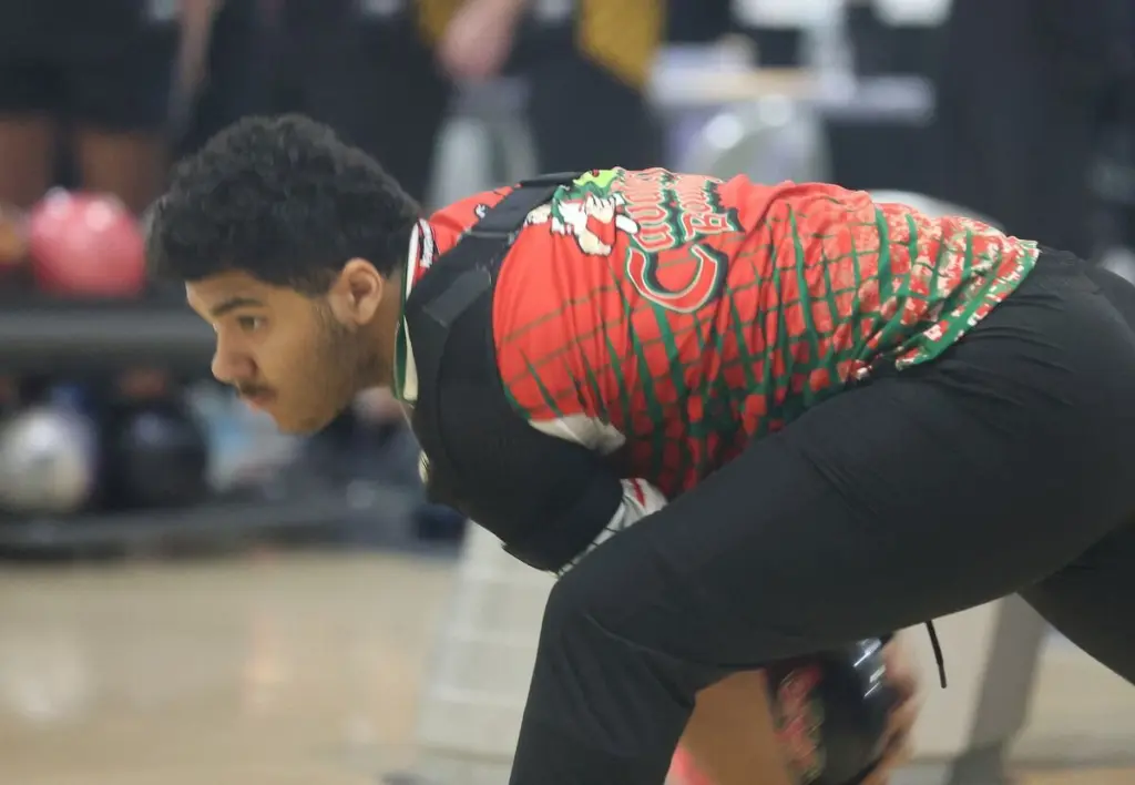Here’s a look at the top boys bowlers in the NewsTribune area for the 2025-26 season.Paxton Bauer, sr., Mendota: Bauer capped off a stellar career with another strong season as he led the area with a 215 average. He rolled four 700 series, including a high of 776, and 16 600 series. He won the Mendota tournament and had two other top-five finishes in invites. Bauer placed fifth at the Sterling Regional to advance to sectionals.Alex Holland, sr., Mendota: Holland was a solid No. 2 for the Trojans with a 207 average. He bowled a pair of 700 series and rolled 10 600 series. Holland had a high game of 268. He placed third in the Mendota and Geneseo tournaments.Marquez Lorenzi, sr., La Salle-Peru: Lorenzi won the Cavalier Classic with a 725 series. He was an All-Interstate 8 Conference pick, placed third at the L-P Regional and finished with a 192 average.Aiden McCray, jr., La Salle-Peru: The 2025-26 NewsTribune Boys Bowler of the Year finished the season strong as he placed seventh at the Minooka Sectional to qualify for state, where he advanced to the final day and finished 35th. McCray, who was second at the Interstate 8 Conference Meet, had a 204 average.Grady Sandor, jr., La Salle-Peru: Sandor was an All-Interstate 8 Conference pick as he helped the Cavaliers to the league title. He finished with a 193 average. Sandor rolled a 1,142 at the L-P Regional to help the Cavaliers advance.Emerson Vasquez, sr., La Salle-Peru: Vasquez was strong in Interstate 8 Conference play, helping L-P win the conference title and earning all-conference honors. He placed sixth at the conference tournament and finished with a 192 average for the season.