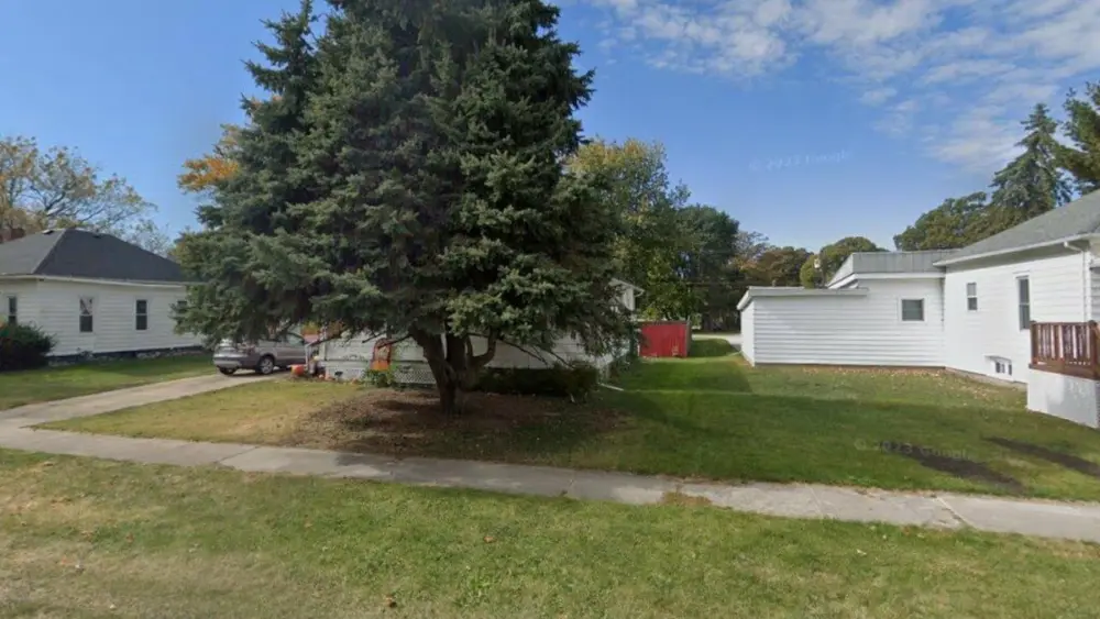 A single-family home in Oglesby that sold for $30,000 is leading the list of the best real estate deals in La Salle County in the past week.