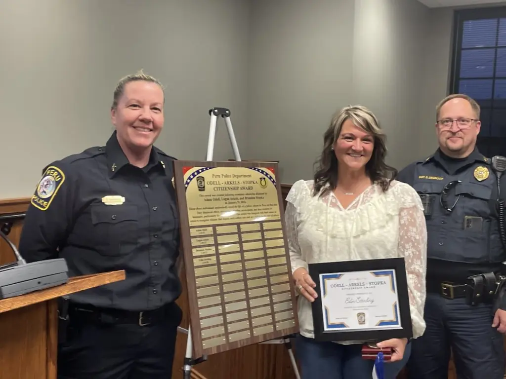 Peru City Council applauded Monday a nurse with OSF St. Elizabeth’s who was credited with saving a man’s life on Valentine’s Day.