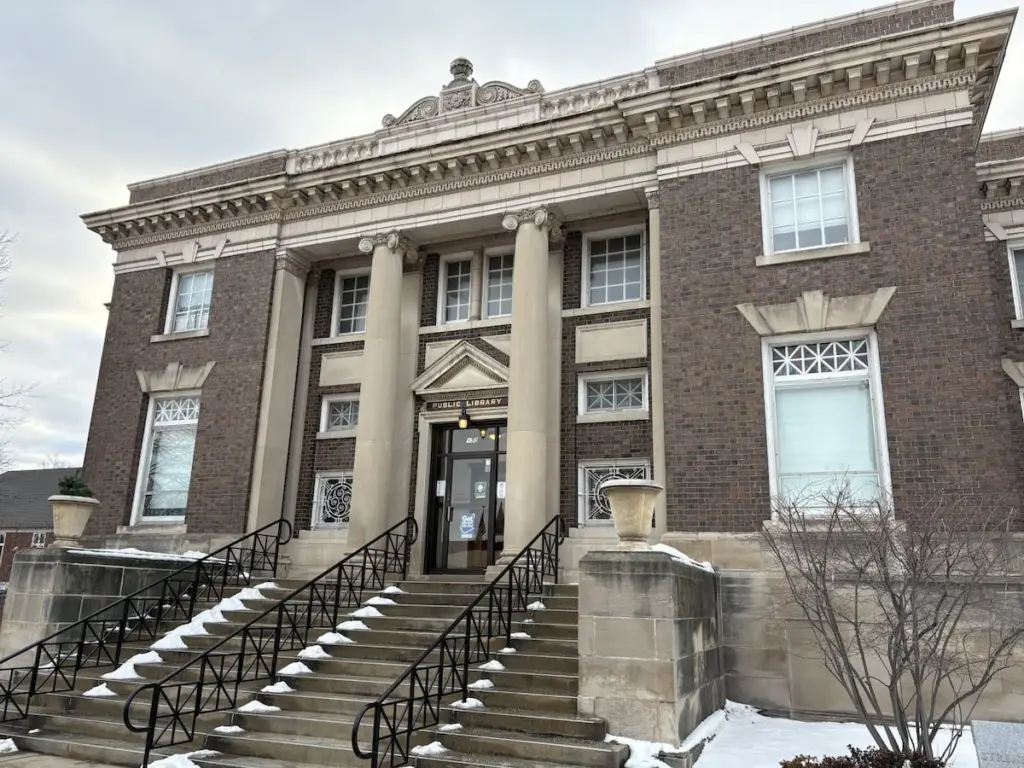 The Streator Public Library was awarded a a $10K grant from The Pizza Hut Foundation to support its literacy programs.