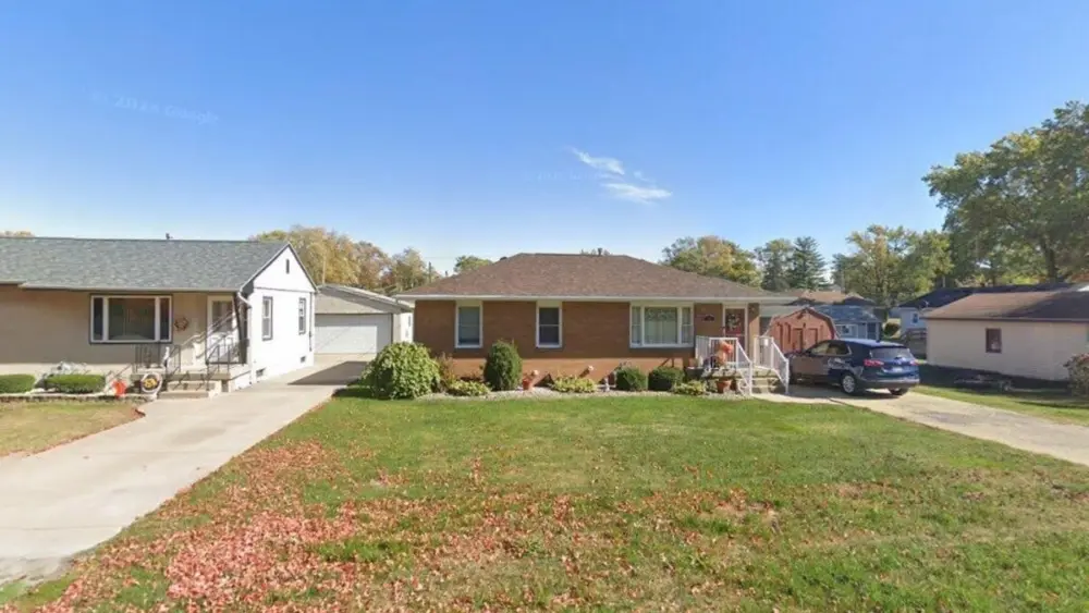 A 1,215-square-foot single-family residence, built in 1956, has changed hands.
