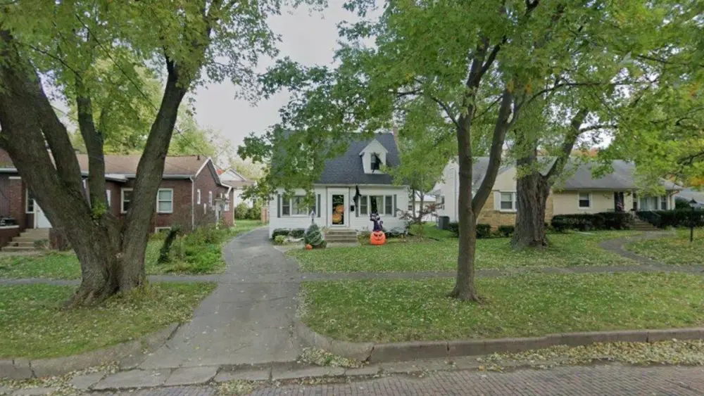 The single-family residence located at 634 Pearl Street in Ottawa was sold on March 2, for $165,000, or $132 per square foot.