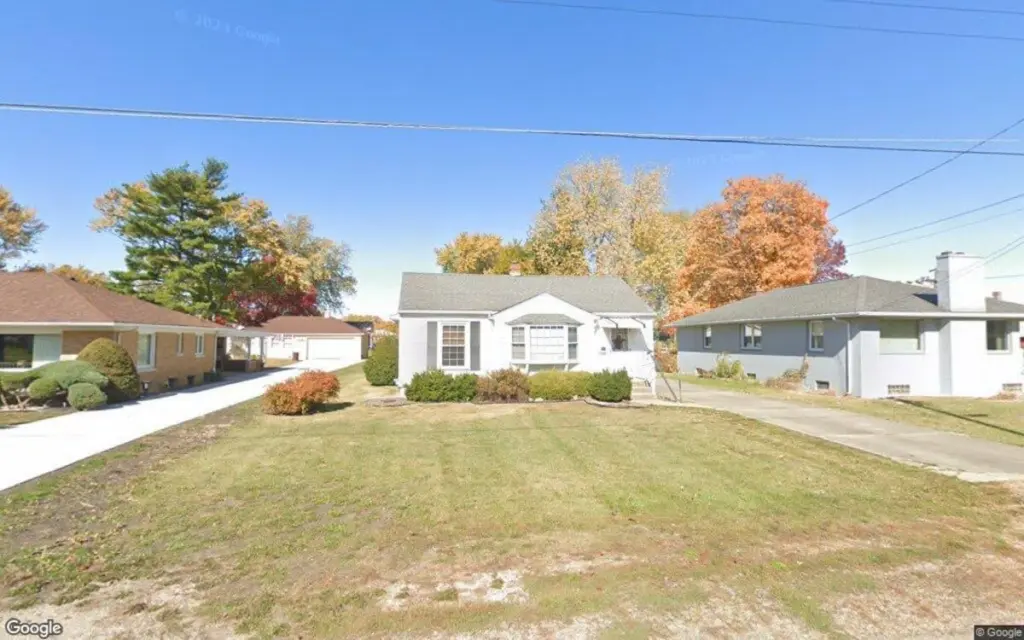 A 1,412-square-foot single-family residence, built in 1952, has changed hands.