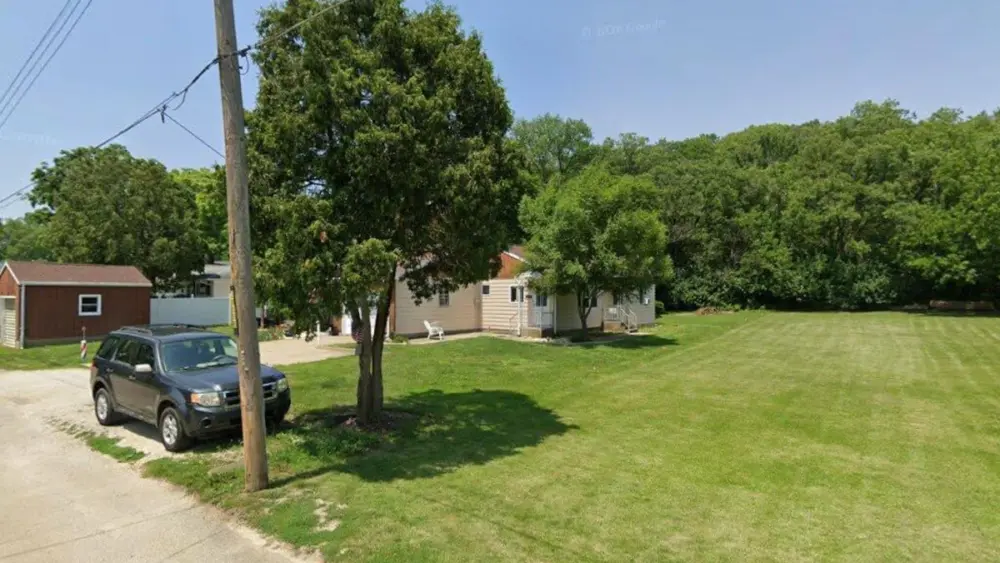 A 2,821-square-foot single-family residence, built in 1957, has changed hands.