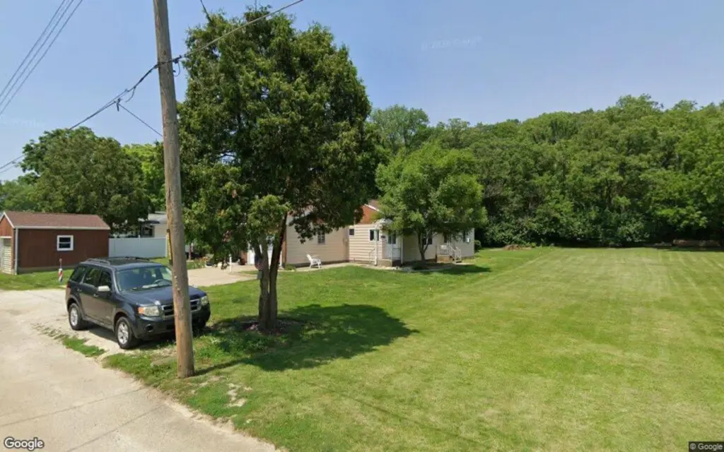 A 2,821-square-foot single-family residence, built in 1957, has changed hands.