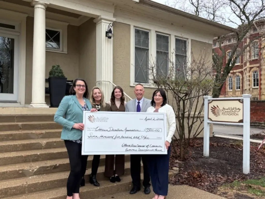 A $7,500 grant is expected to help spark new business growth in Ottawa through a collaborative effort focused on supporting local entrepreneurs.