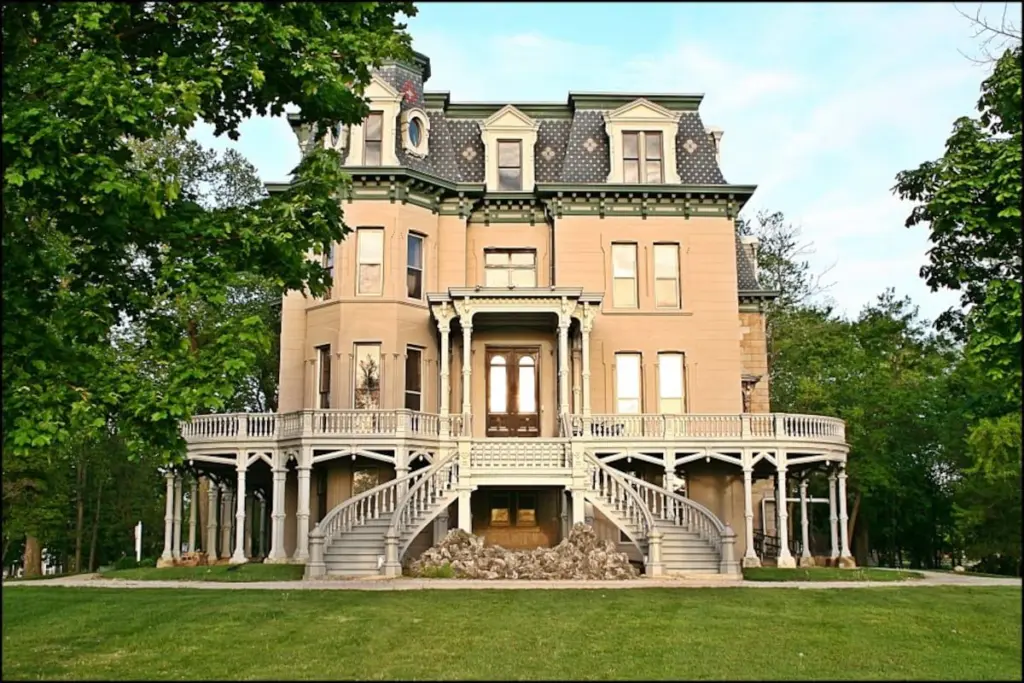 The Hegeler Carus Mansion will host a Mother’s Day Brunch from 11 a.m. to 1 p.m. Saturday, May 9, in the mansion’s main level.