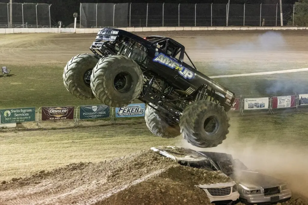 The La Salle Speedway and Event Center is cleared to host its 2026 summer event schedule after the La Salle City Council approved special event permits on Monday.