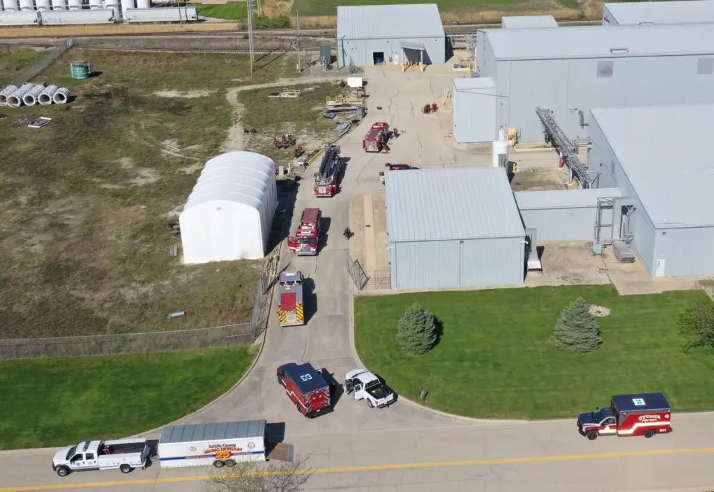 Emergency crews responded to Coogee Chemical Facility for a magnesium industrial fire on Tuesday, April 21, 2026 in Ottawa. Two victims with burns were transported to OSF St. Elizabeth Medical Center in Ottawa. One of those victims is in critical condition.