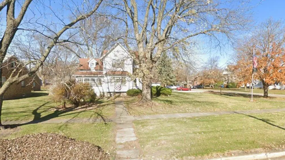 The single-family residence located at 400 8th Street in Mendota was sold on April 27, for $125,000, or $66 per square foot.