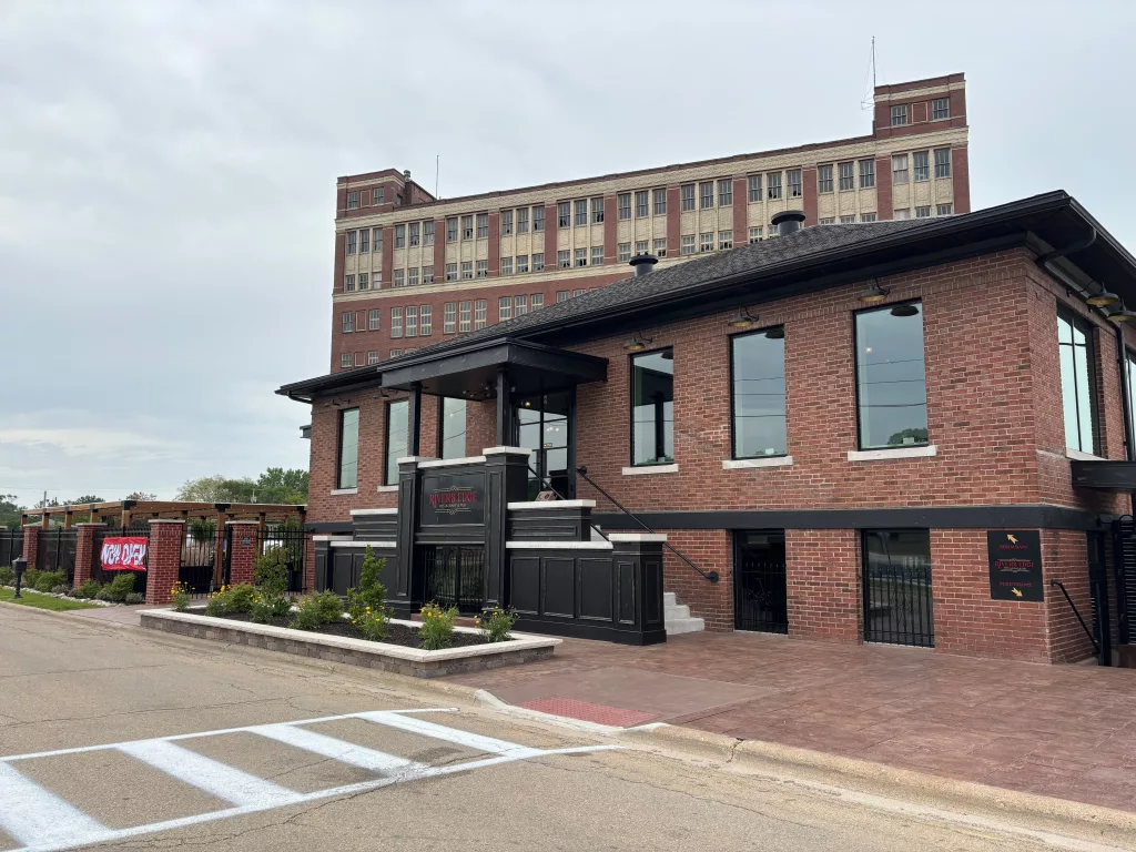 nvw7qkujqfaippzpj5eedlrblm