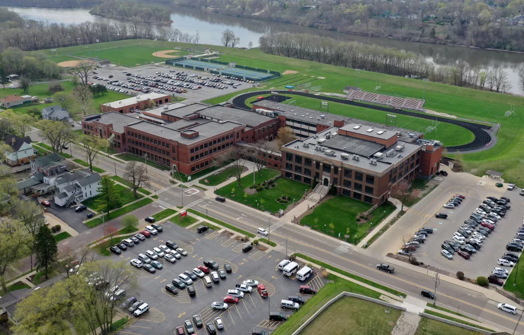 ou76uetsivha5hy2ghxkhupdny-4