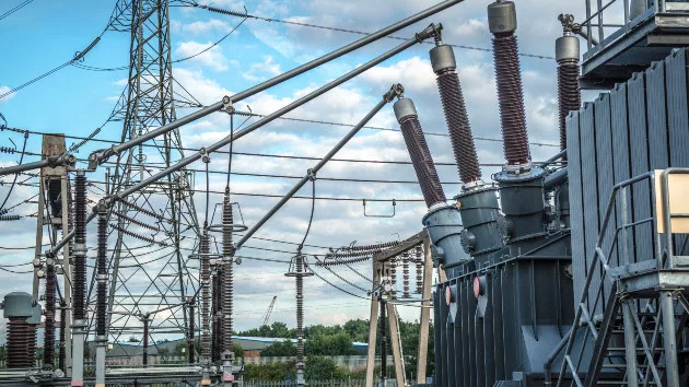 gettyrf_12822_electricsubstation2028129150593