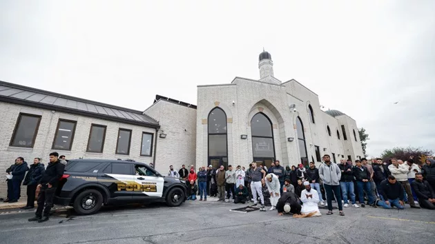 gettyimages_mosquefuneral_102323190885