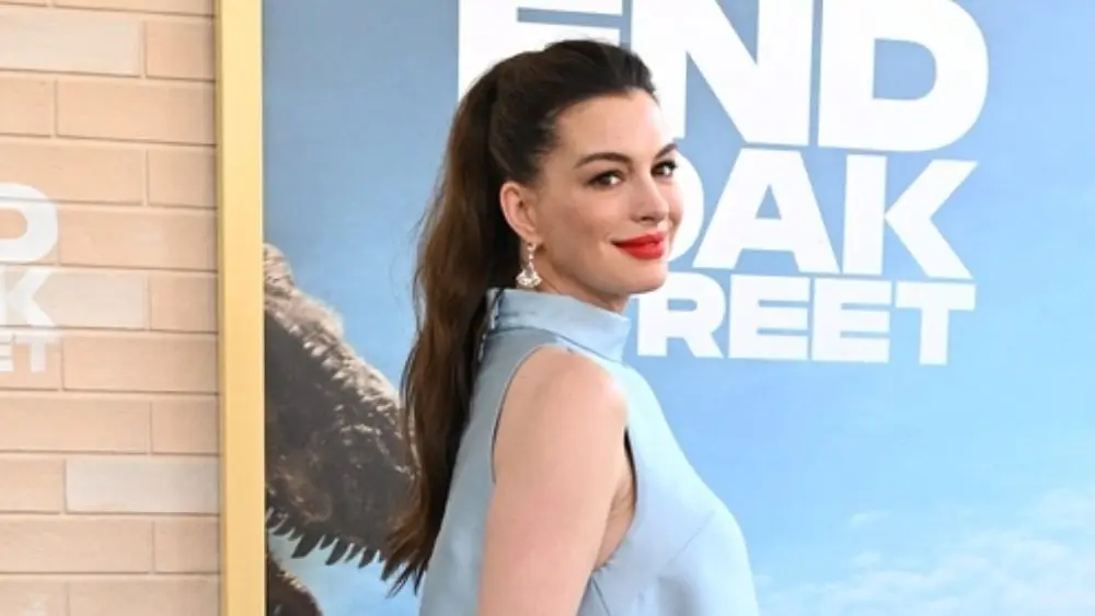 Anne Hathaway arrives for the ‘The End of Oak Street’ World Premiere on August 09^ 2026 in Burbank^ CA
