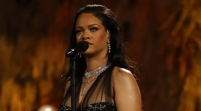 m_rihanna_070323693336