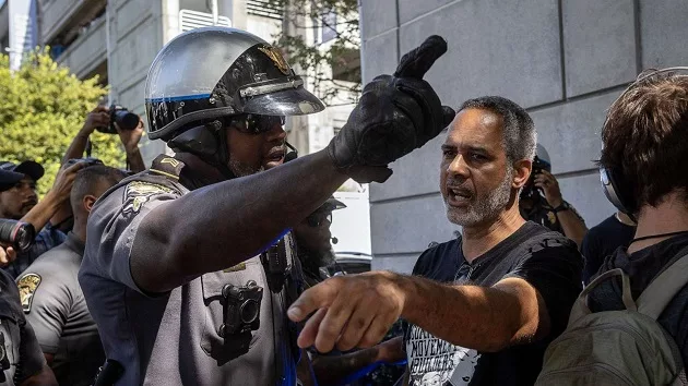 police-trump-georgia-court-gty-moe-017-230814_1692033410916_hpmain_16x9_160055677