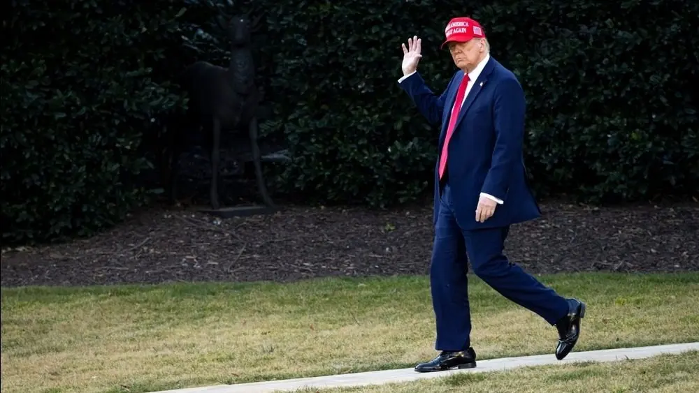 President Donald Trump leaves the White House and walks towards Marine One WASHINGTON – February 28 2025