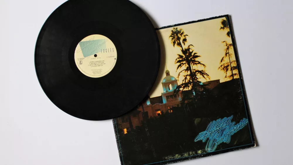 shutterstock_1922403569264486