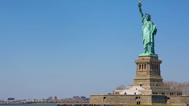 The story behind 'The New Colossus' poem on the Statue of Liberty and ...