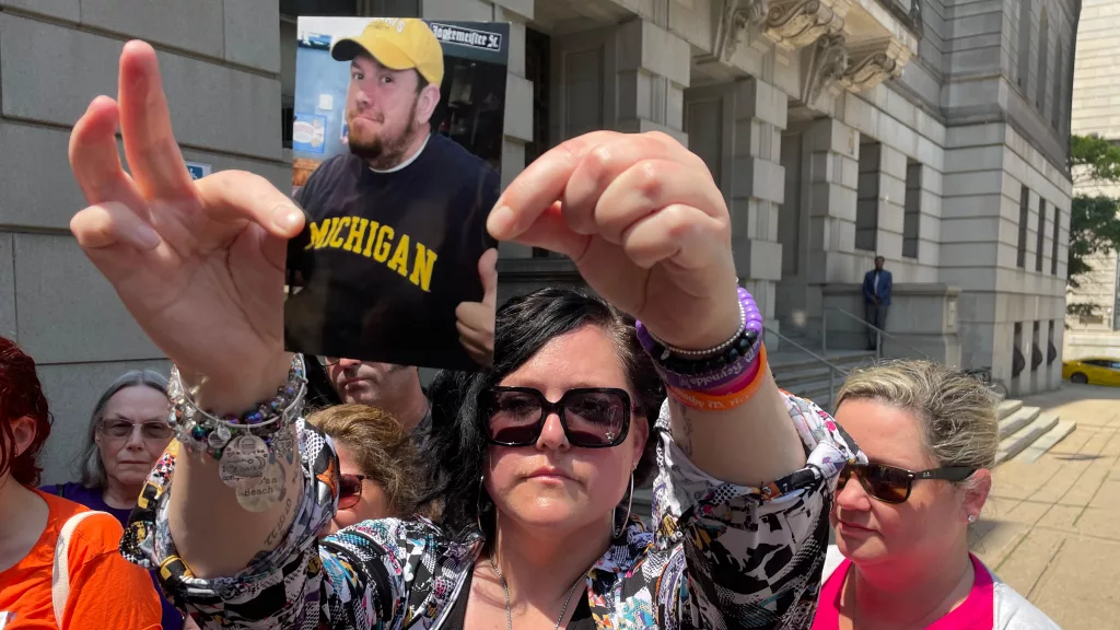 Jury reaches verdict in trial of teenage squeegee worker charged in man