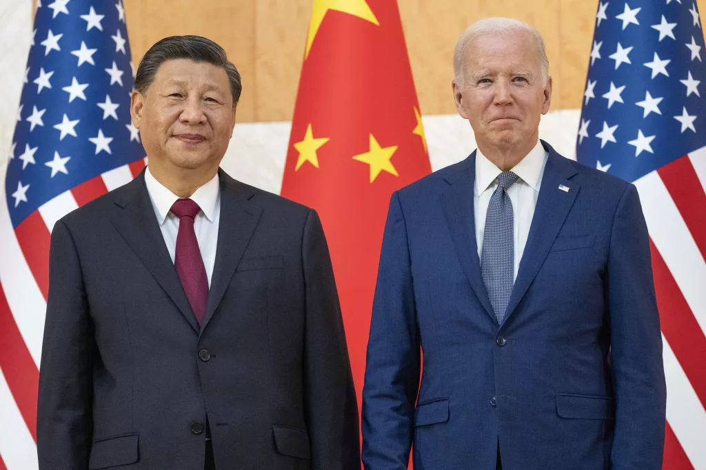 美国和中国在APEC峰会上寻求冷静缓解紧张局势，全球脆弱的经济面临风险