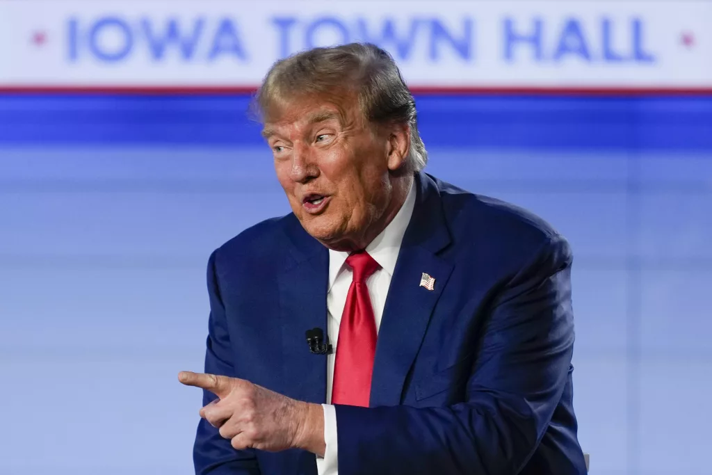 Donald Trump enjoys a relaxed Fox News town hall while top Republican