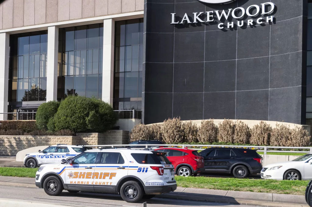 Boy critically injured in Texas megachurch shooting is son of suspect in attack - Vimarsana News