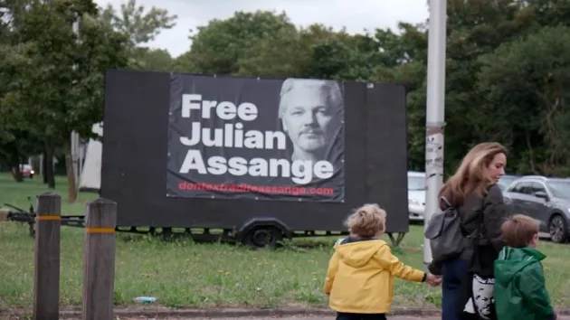 032624_abcnews_julianassange632796