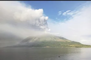 Indonesia_Volcano_77723.webp