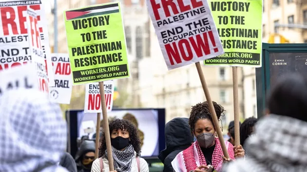 gettyimages_protest_042424740429