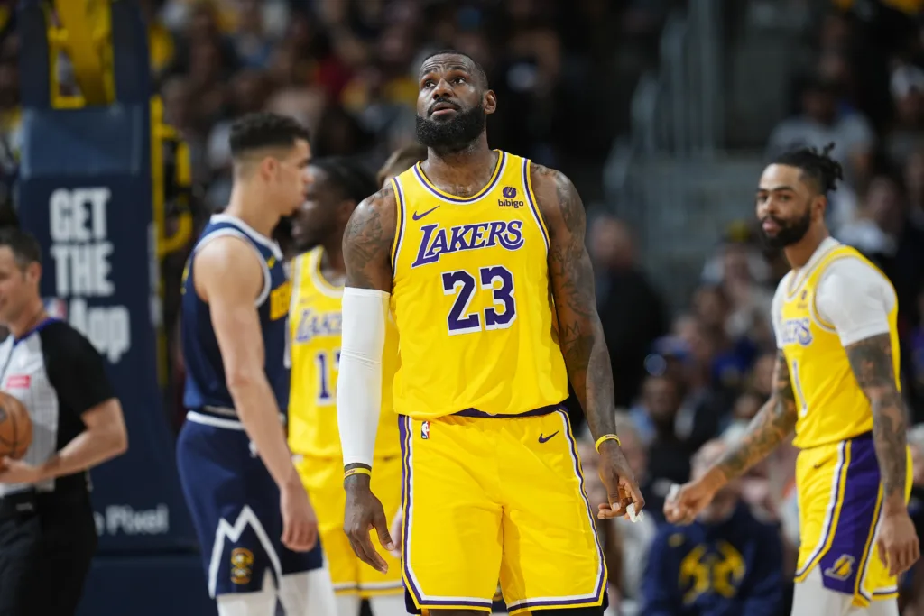 Lakers_Nuggets_Basketball_20816.jpg