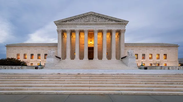 getty_supremecourtbuilding-stock313591