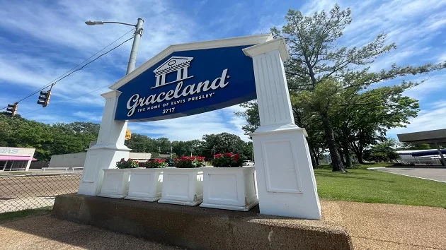 Woman accused of trying to illegally auction Graceland remains in custody