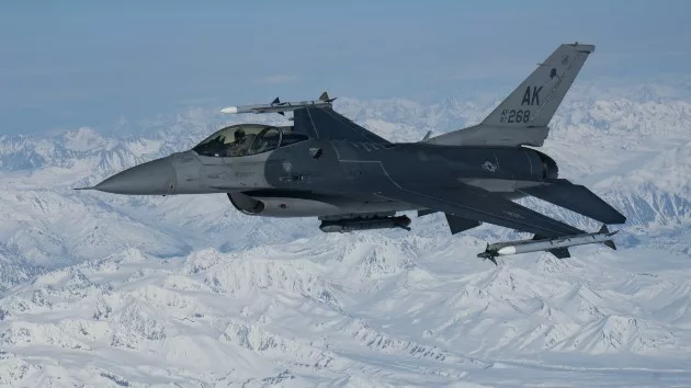 usaf_10124_f16alaska244078