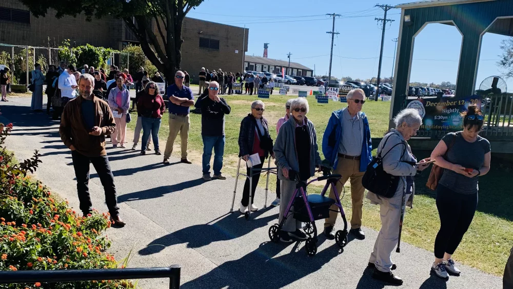 Early Voting lines at Fairgrounds (Credit: WBAL NewsRadio Reporter Robert Lang)