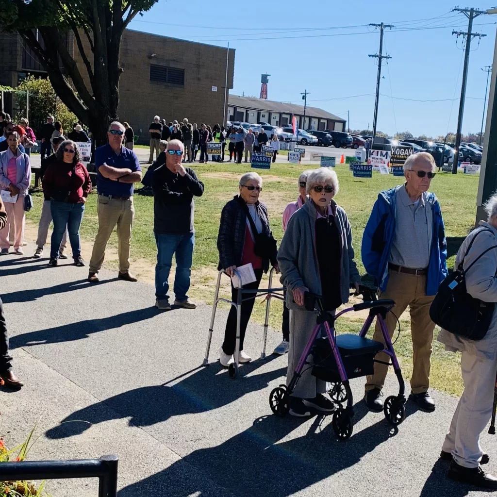 Early Voting lines at Fairgrounds (Credit: WBAL NewsRadio Reporter Robert Lang)