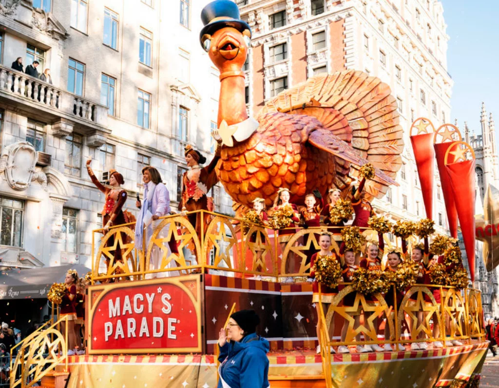 e_macysthanksgivingdayparade_110424_0301457