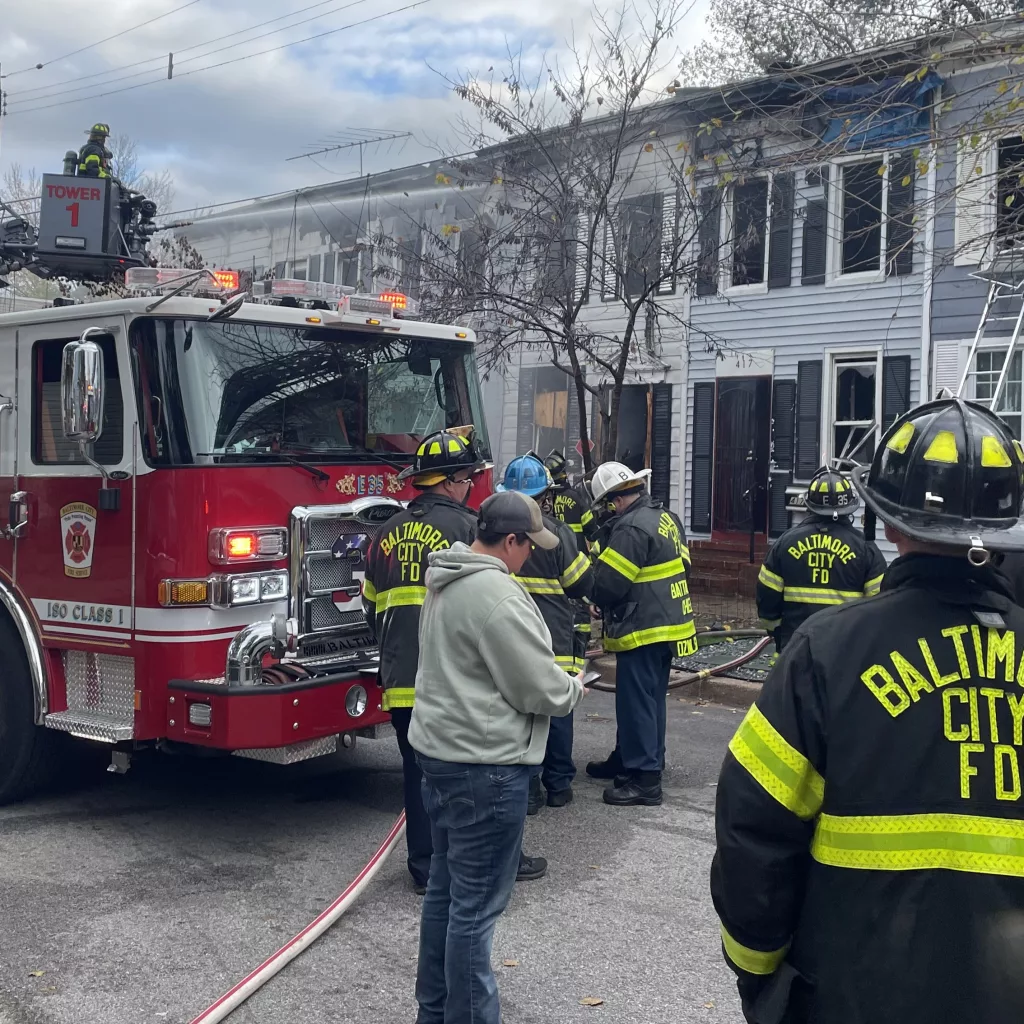 Fire erupts at multiple Brooklyn rowhomes, some vacant