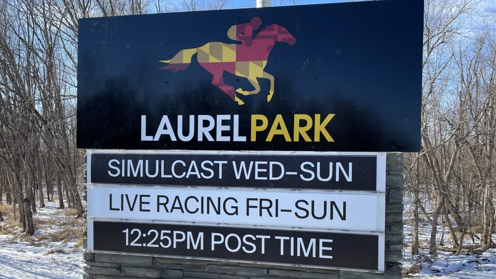 Laurel Park Sign