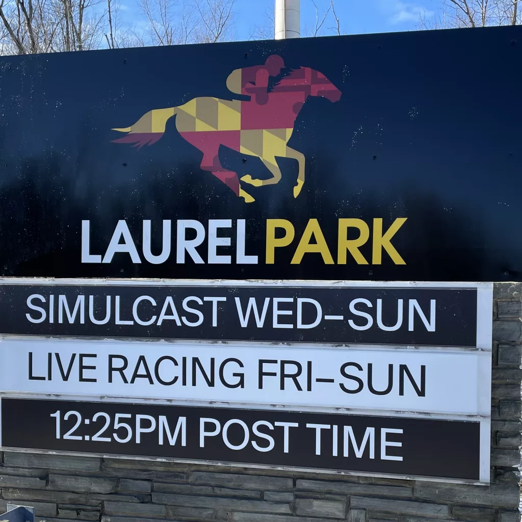 Laurel Park Sign