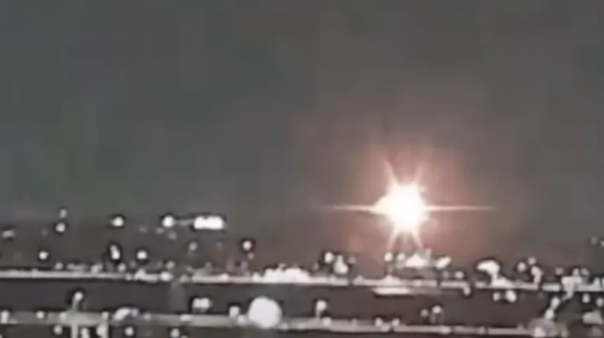 Video appears to show plane, helicopter collide over Potomac River