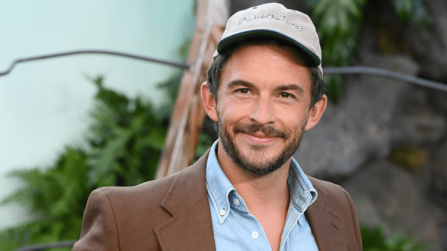 Jonathan Bailey has no plans to leave 'Bridgerton': 'It’s not in my nature'