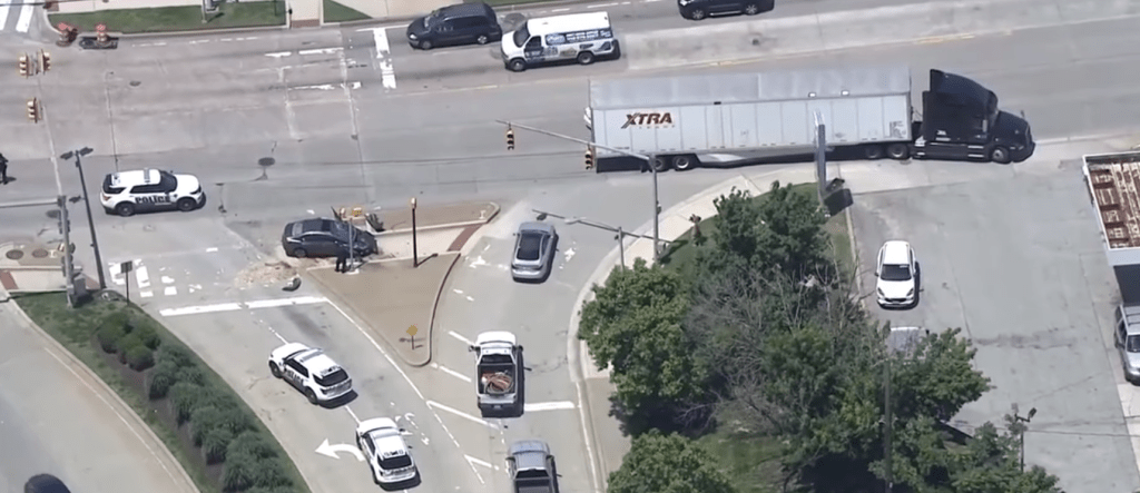 Baltimore carjacking suspect hospitalized after crash, officers seize ...